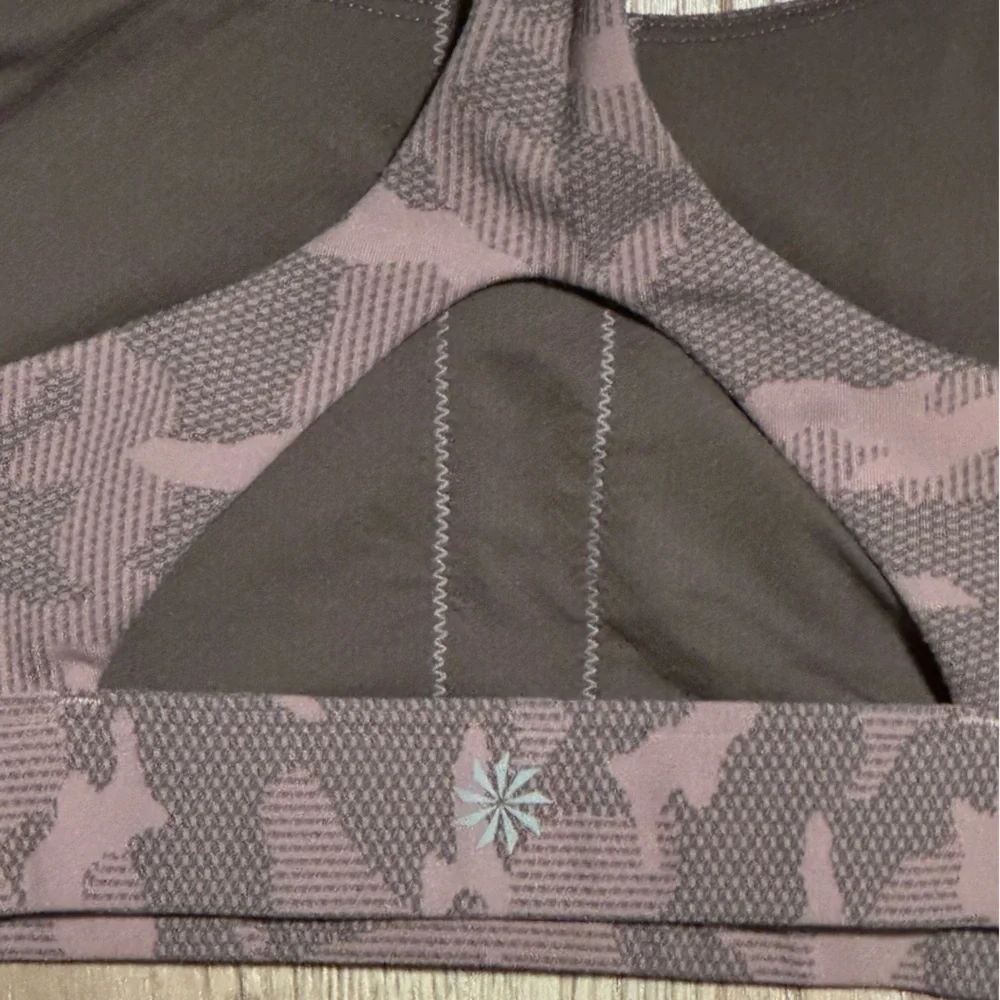 Athleta Camo Jacquard Racerback Sports Bra Mauve Medium